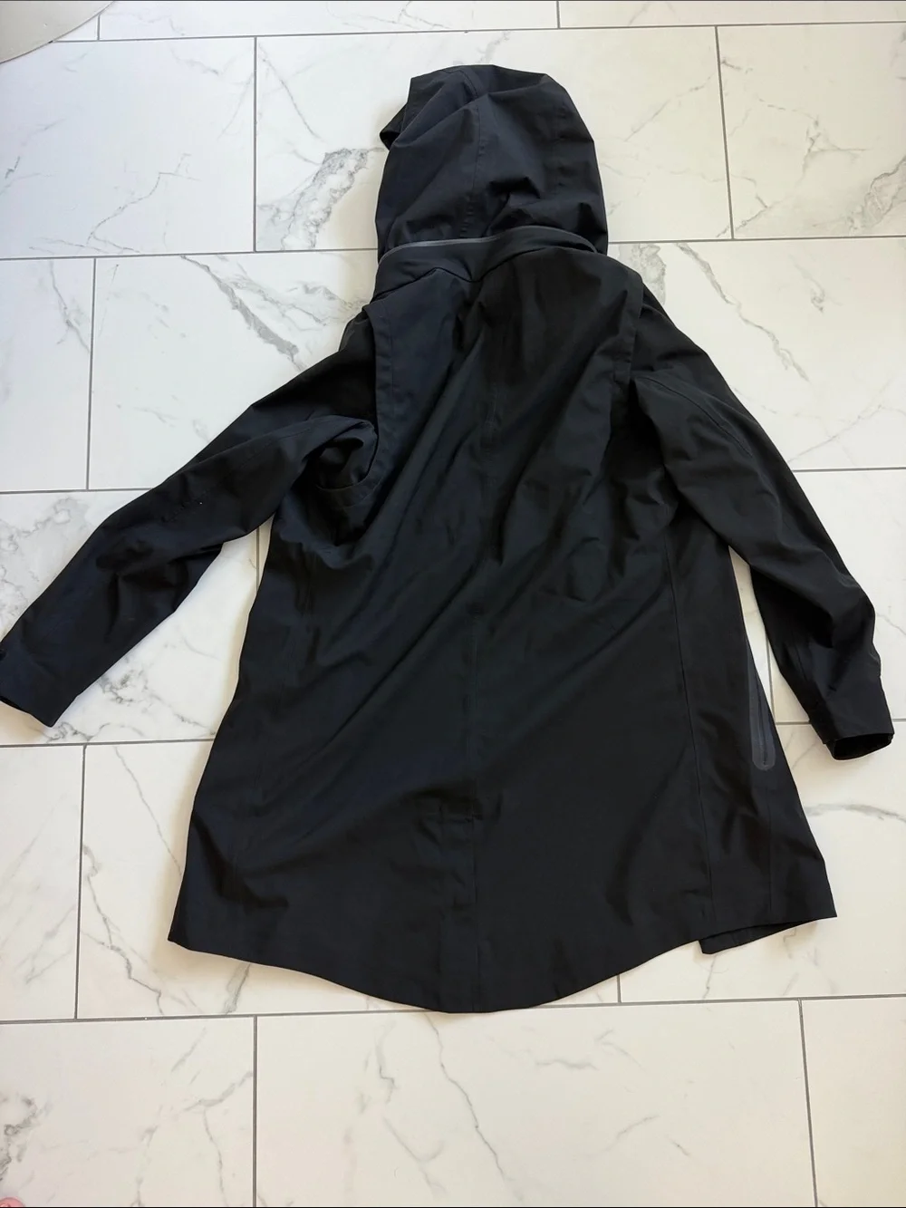 Nike Women's HyperShield HyperAdapt Jacket in size small